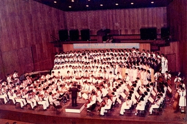 慶祝學校十五週年綜合表演-器樂組在大會堂之演出