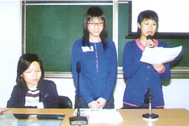 香港文理學生用英語向中港兩地師生介紹自己學校