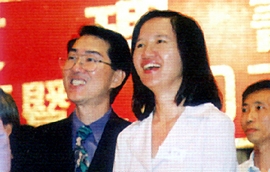 張朝暉及崔燕英校友